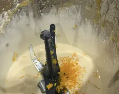 Step <p>Agregue la raspadura de la naranja y el queso mascarpone y programe 30 segundos velocidad 3 </p> illustration